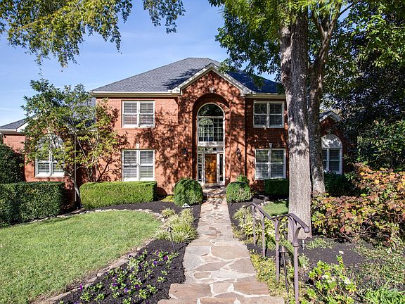 Flagstone walk to front door