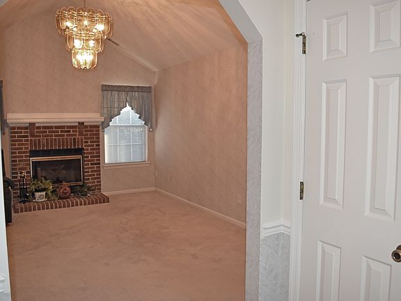2nd image of 203 Driftwood Ct