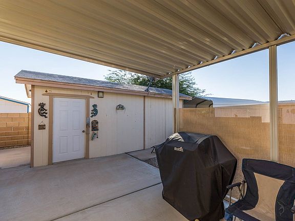 4th image of 10361 S Summer Ave