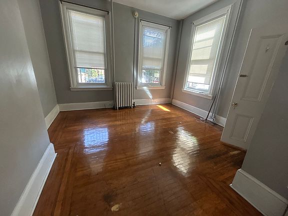 4th image of 3308-3310 Hamilton St #1