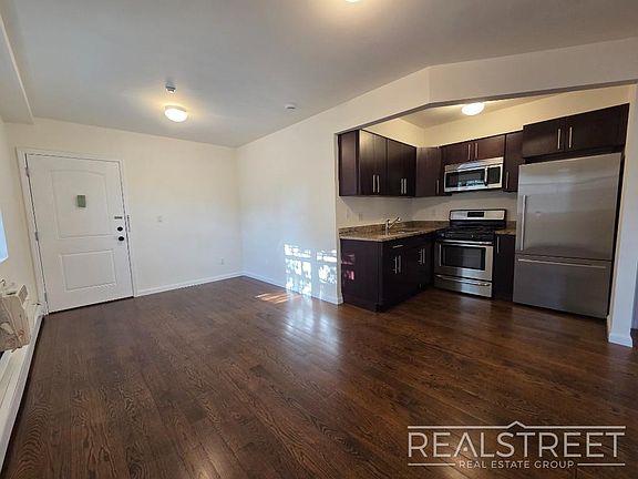 4th image of 7202 44th Ave #1