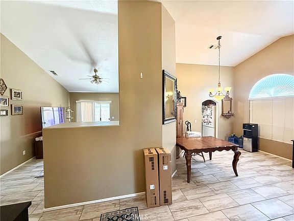 5th image of 1046 Sycamore Ln