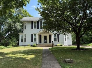 562 Cambridge Rd, Coshocton, OH 43812