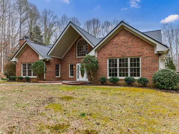 576 Northwoods Dr, Ball Ground, GA 30107