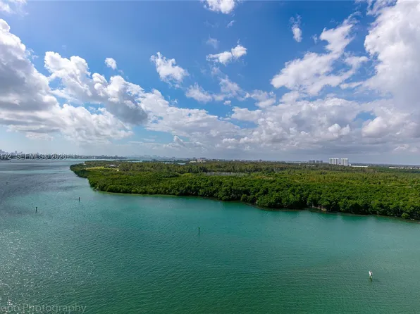 500 Bayview Dr, Sunny Isles Beach, FL