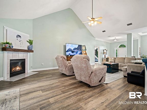 5th image of 11163 Lake Cir