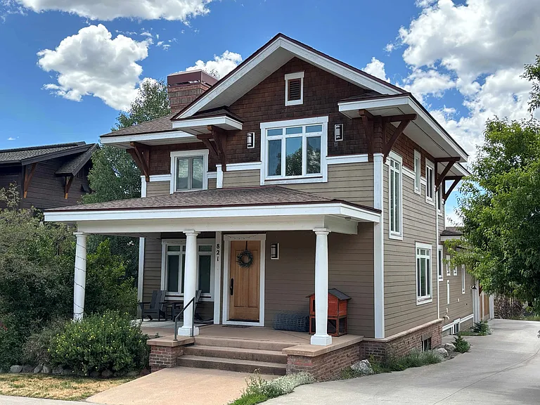 821 Broad St — Photo 2