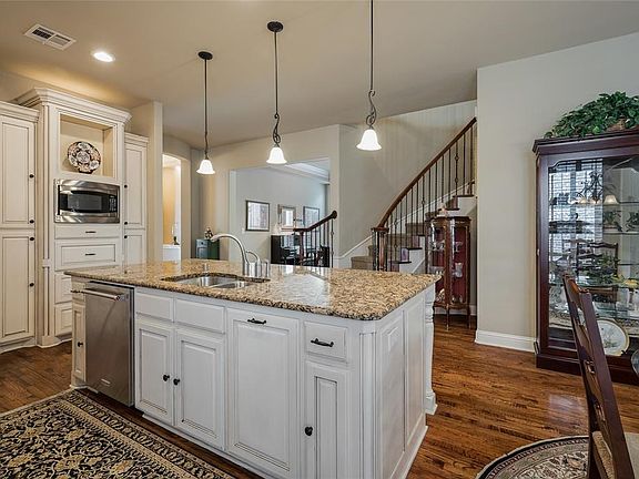 3rd image of 7109 Underwood Dr