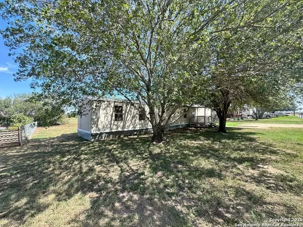 2907 Southern Breeze, Hondo, TX 78861