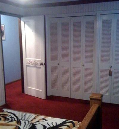 4th image of 924 Thomas Ave