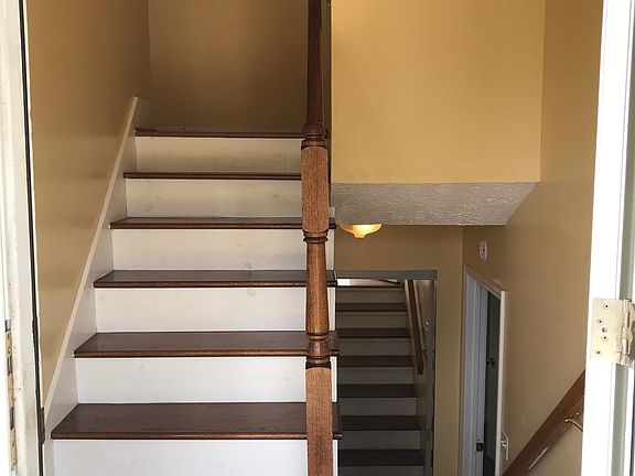 4th image of 5705 Walden Woods Ct
