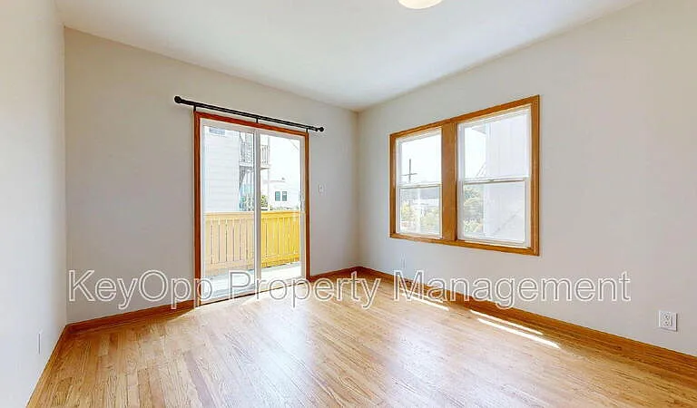 806 34th Ave — Photo 18