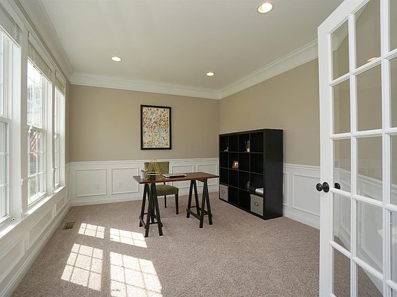 4th image of 1207 Fox Horn Ct