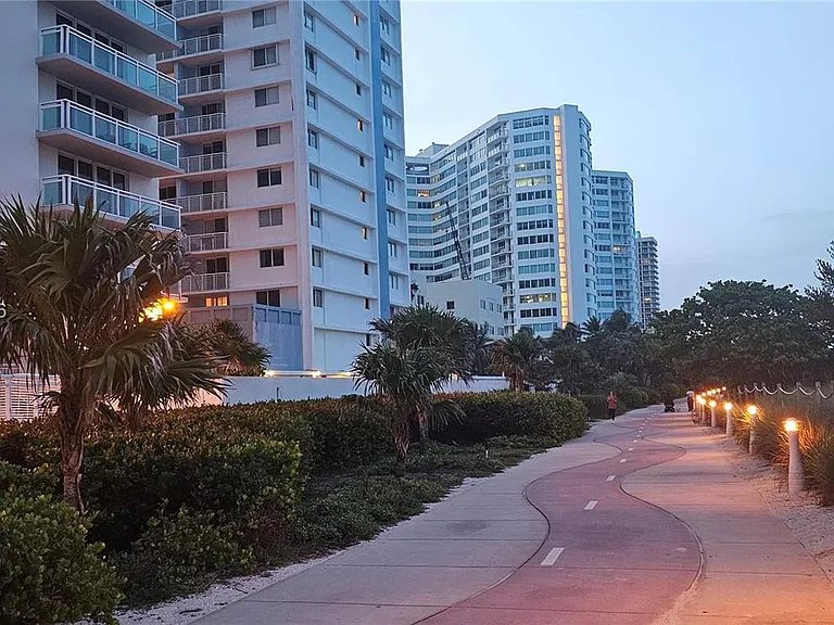 6917 Collins Ave #1212 — Photo 23