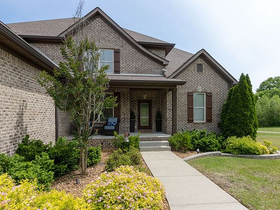 5th image of 843 Ridgetop Dr