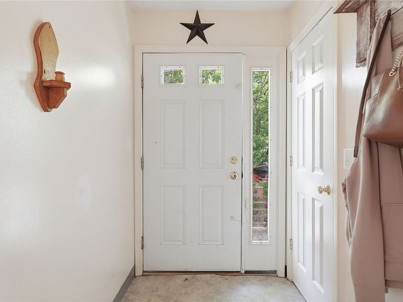 3rd image of 634 Spencer Rd