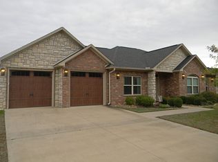 809 Lindsey Ln, Russellville, AR 72801