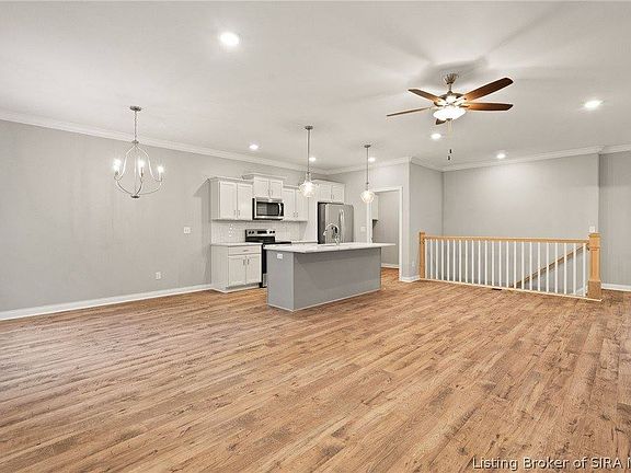 5th image of 828 Kings Ct