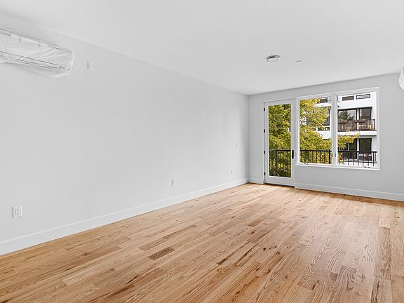 3rd image of 65 Woodbine St APT 4B