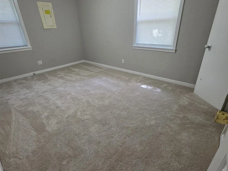 5733 Orange St — Photo 7