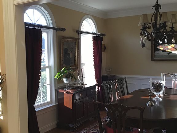 3rd image of 105 Pickett Pl