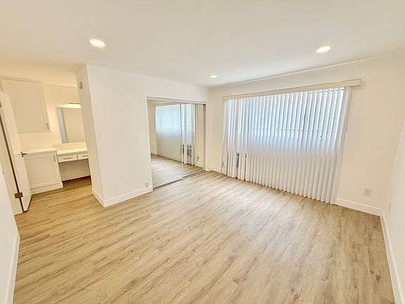 4th image of 12766 Venice Blvd #104