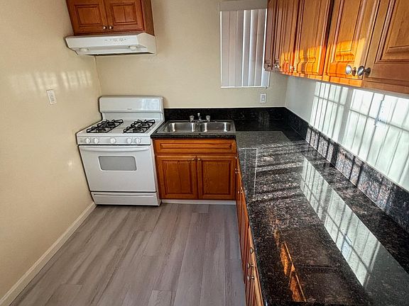 3rd image of 2729 Ulric St