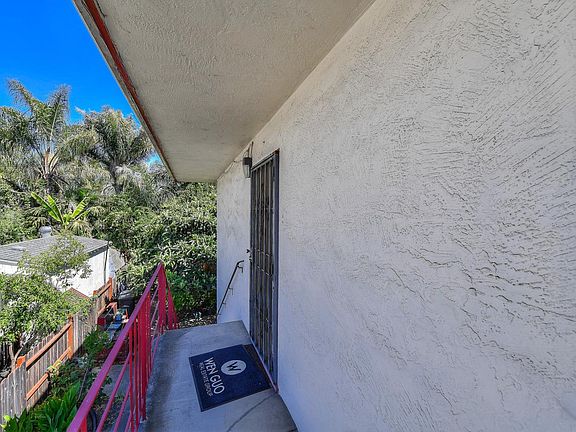 2nd image of 3044 Capp St