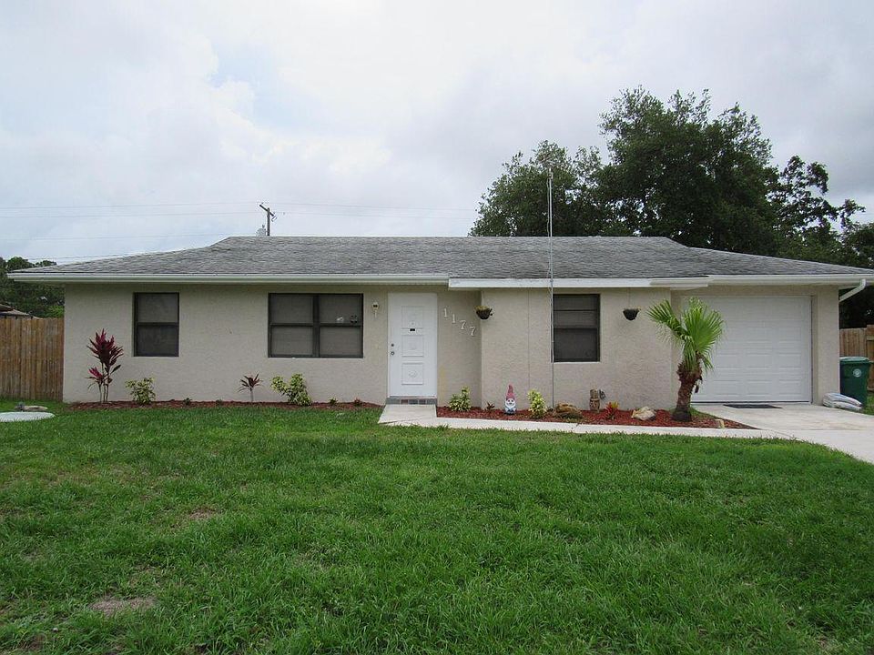 1st image of 1177 SE Airoso Blvd