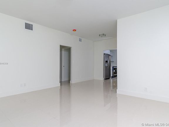 5th image of 1765 Normandy Dr APT 3