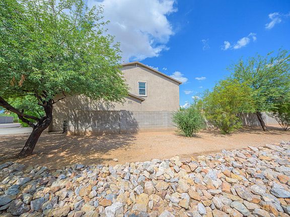 3rd image of 5847 E Hackle Ln