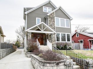 2921 26th St NE, Washington, DC 20018