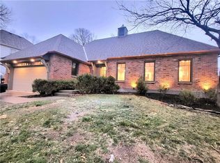10021 Juniper Ln, Overland Park, KS 66207
