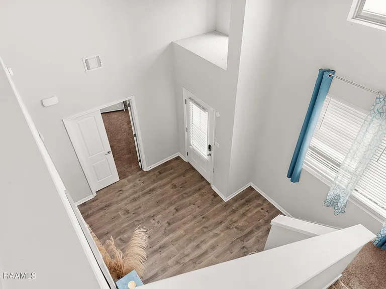 203 S Lakepointe Dr — Photo 24