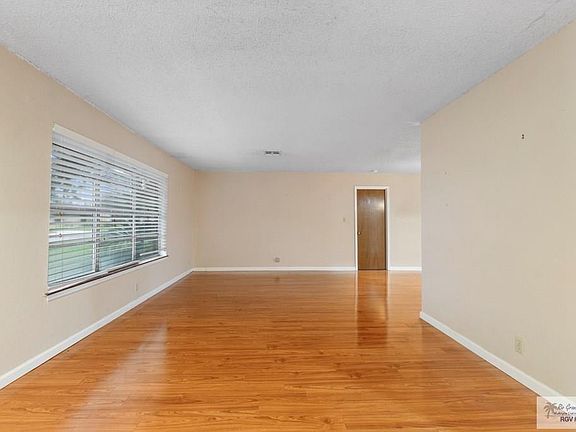 4th image of 1010 E Alcott Ave