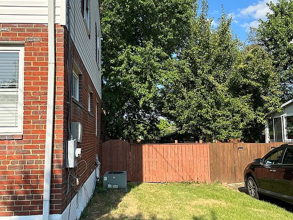 3rd image of 6723 Kenyon Dr