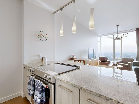 4th image of 515 Church St Unit 3509