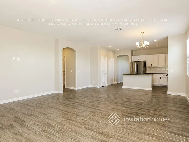 2815 S 95th Dr — Photo 5