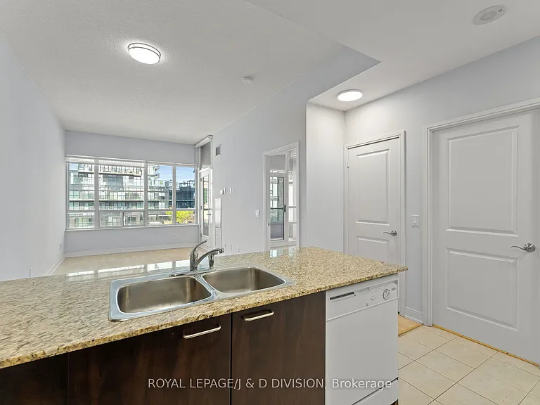 220 Redpath Ave #805 — Photo 6
