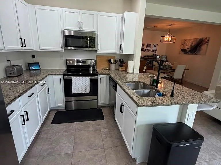 3409 W 104th Ter — Photo 5