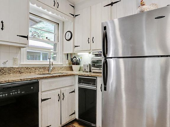 5th image of 280 Brookwood Dr