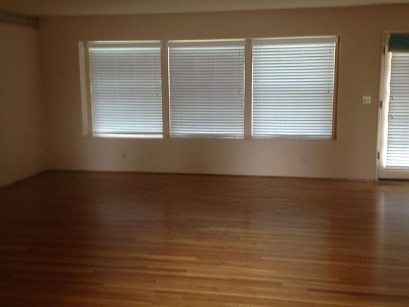 3rd image of 128 W Scott Ave