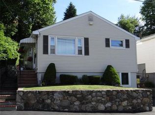 119 Arnold St, Revere, MA 02151