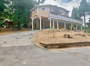 402 Rainier Rd, Lake Arrowhead, CA 92352