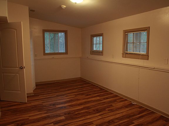 1st Bedroom + closet