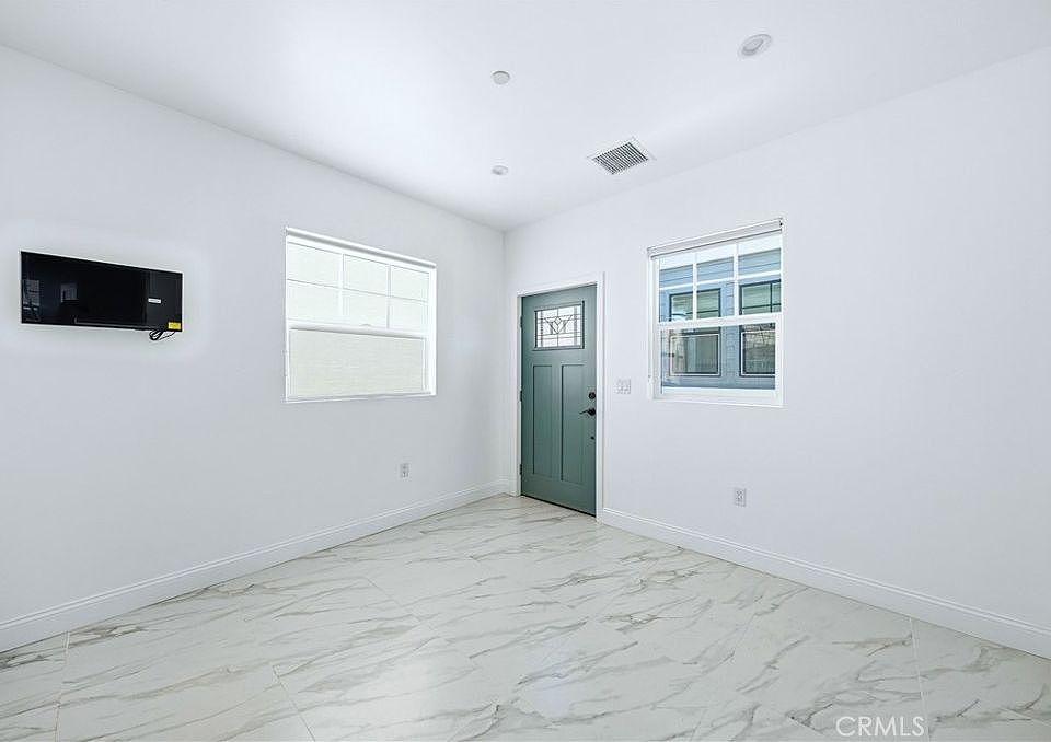 1st image of 10538 La Reina Ave #4