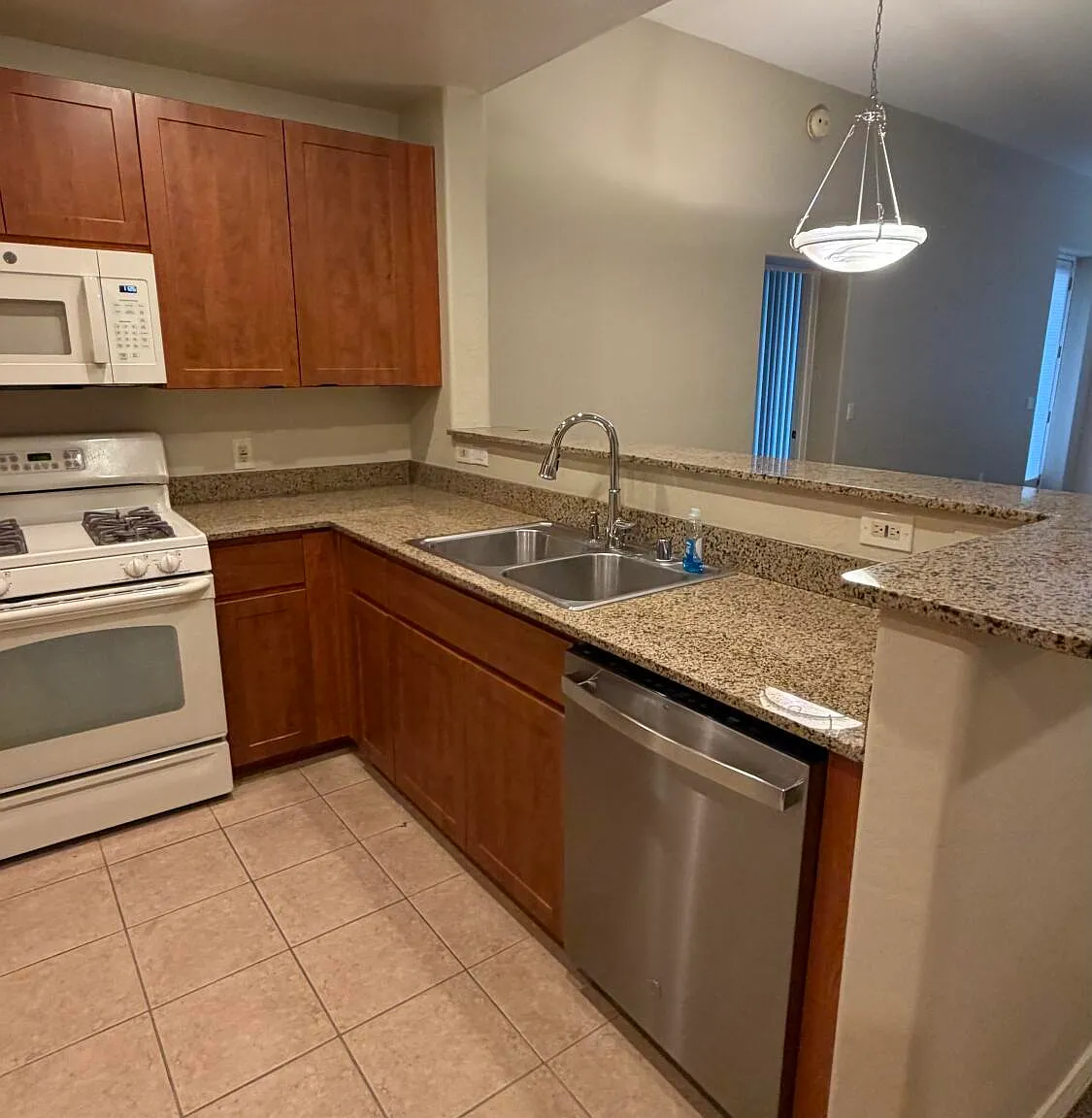 2 bed, 2.0 bath, 1243 sqft, $2,250 — Photo 4