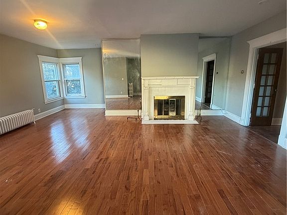 3rd image of 2776 Main St #3