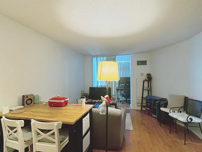 24 Wellesley St W #1512 — Photo 17