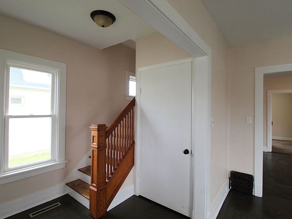 2nd image of 422 S Schuyler Ave
